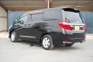 2012 Toyota Alphard 240 X 8 Seats in Black — image 5