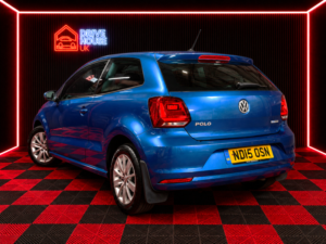 2015 Volkswagen Polo 1.0 Bluemotion Tech Se in Blue — image 3