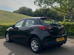 2015 Mazda Mazda2 1.5 Skyactiv-G Se-L Euro 6 (s/s) 5dr in Black — image 3