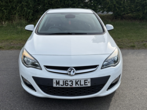 2013 Vauxhall Astra 2.0 Cdti Ecoflex Elite in White — image 2