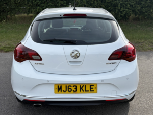 2013 Vauxhall Astra 2.0 Cdti Ecoflex Elite in White — image 5