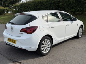 2013 Vauxhall Astra 2.0 Cdti Ecoflex Elite in White — image 6