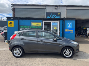 2016 Ford Fiesta 1.25 Zetec Euro 6 5dr in Grey — image 6