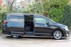 2010 Nissan Elgrand 3.5 V6 Highway Star Premium 5dr 7 Seats in Black — image 3