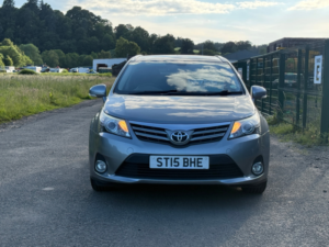 2015 Toyota Avensis 2.0 D-4d Icon Business Edition Tourer 5dr Diesel Manual Euro 5 (126 Ps) in Grey — image 2