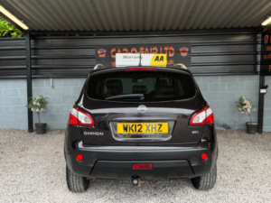 2012 Nissan Qashqai 2.0 Dci Tekna in Black — image 6