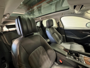 2018 Jaguar F-Pace 2.0 D240 Portfolio Auto AWD Euro 6 (s/s) 5dr in Grey — image 4