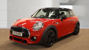 2018 MINI Hatch 1.5 Cooper Euro 6 (s/s) 3dr in Red — image 2