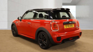 2018 MINI Hatch 1.5 Cooper Euro 6 (s/s) 3dr in Red — image 3