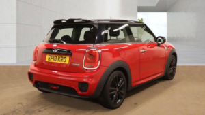 2018 MINI Hatch 1.5 Cooper Euro 6 (s/s) 3dr in Red — image 4