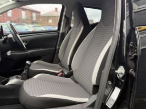 2018 Toyota Aygo 1.0 Vvt-I X-Plore Euro 6 5dr in Black — image 4