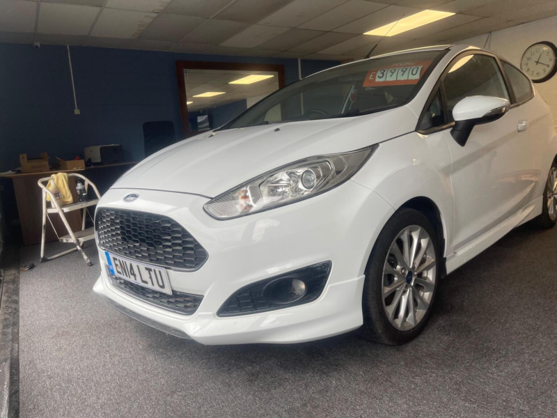 2014 Ford Fiesta 1.0t Ecoboost Zetec S Euro 5 (s/s) 3dr in White — image 1