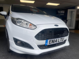 2014 Ford Fiesta 1.0t Ecoboost Zetec S Euro 5 (s/s) 3dr in White — image 2
