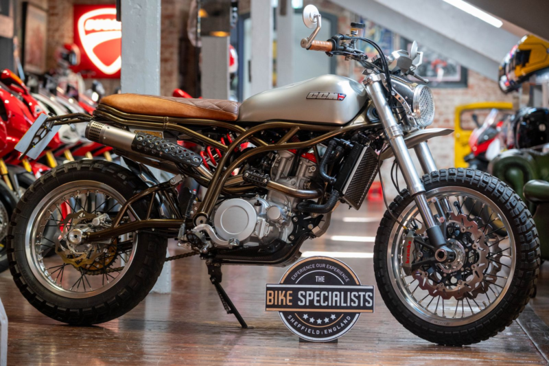 2018 Ccm Spitfire *one Owner - 313 Miles From New* in Silver — image 1