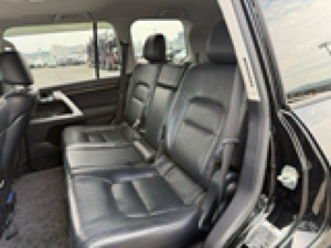 2014 Toyota Land Cruiser Ax G 4.6 V8 in Black — image 4