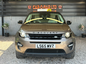 2015 Land Rover Discovery Sport 2.0 Td4 Hse Luxury in Brown — image 2