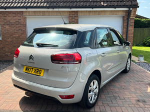 2017 Citroen C4 Picasso 1.6 Bluehdi Touch Edition Eat6 Euro 6 (s/s) 5dr in Beige — image 4