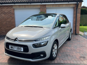 2017 Citroen C4 Picasso 1.6 Bluehdi Touch Edition Eat6 Euro 6 (s/s) 5dr in Beige — image 6
