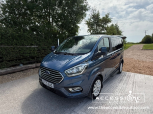 2020 Ford Tourneo Custom 2.0 Tdci Ecoblue 320 Titanium 6 Seater in Blue — image 2