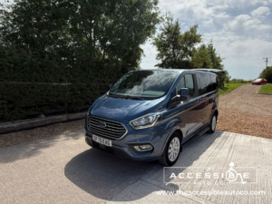 2020 Ford Tourneo Custom 2.0 Tdci Ecoblue 320 Titanium 6 Seater in Blue — image 3