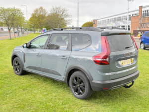 2024 Dacia Jogger 1.6 Hybrid Extreme MPV 5dr Petrol Hybrid Auto Euro 6 (s/s) (140 Ps) in Grey — image 5