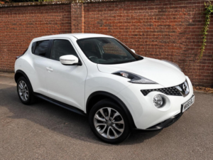 2016 Nissan Juke 1.6 N-Connecta Xtron Euro 6 5dr in White — image 2