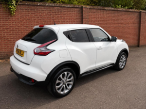 2016 Nissan Juke 1.6 N-Connecta Xtron Euro 6 5dr in White — image 3