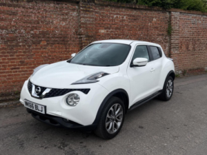 2016 Nissan Juke 1.6 N-Connecta Xtron Euro 6 5dr in White — image 5