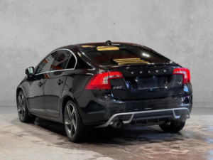 2013 Volvo S60 1.6 T4 R-Design Lux Nav Powershift Euro 5 4dr in Black — image 5