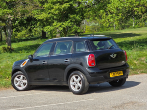 2012 MINI Countryman 1.6 One D Euro 5 (s/s) 5dr in Black — image 5