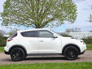 2015 Nissan Juke 1.6 Tekna Xtron Euro 5 5dr in White — image 3