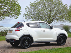 2015 Nissan Juke 1.6 Tekna Xtron Euro 5 5dr in White — image 4
