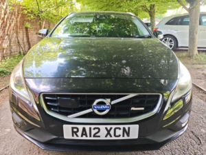 2013 Volvo V60 1.6 T4 R-Design Lux Nav Powershift Euro 5 5dr in Black — image 4