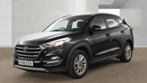 2016 Hyundai Tucson 1.7 Tucson Se Nav 1.7 D 116ps Bd +fss in Black — image 2