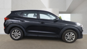2016 Hyundai Tucson 1.7 Tucson Se Nav 1.7 D 116ps Bd +fss in Black — image 5