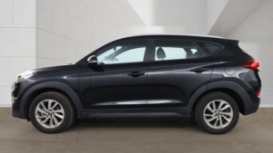 2016 Hyundai Tucson 1.7 Tucson Se Nav 1.7 D 116ps Bd +fss in Black — image 6