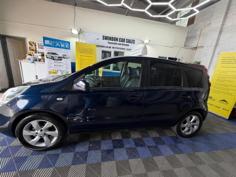 2010 Nissan Note 1.6 16v Tekna Auto Euro 4 5dr in Blue — image 1