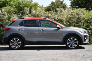 2018 Kia Stonic 1.0 T-Gdi First Edition SUV 5dr Petrol Manual Euro 6 (s/s) (118 Bhp) in Grey — image 2