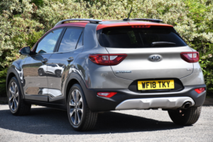 2018 Kia Stonic 1.0 T-Gdi First Edition SUV 5dr Petrol Manual Euro 6 (s/s) (118 Bhp) in Grey — image 3