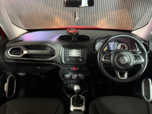 2015 Jeep Renegade 1.4 Renegade My16 1.4 Multiair Ii 140hp Longitude in Red — image 4