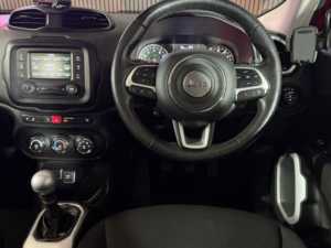 2015 Jeep Renegade 1.4 Renegade My16 1.4 Multiair Ii 140hp Longitude in Red — image 5
