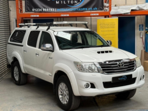 2016 Toyota Hilux 3.0 D-4d Invincible Auto 4WD Euro 5 4dr in White — image 3