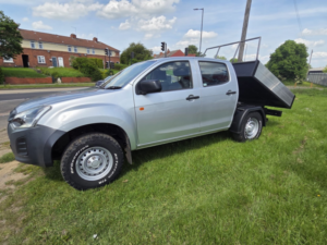 2018 Isuzu D-Max 1.9 Td Utility Double Cab Tipper in Silver — image 3