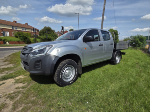 2018 Isuzu D-Max 1.9 Td Utility Double Cab Tipper in Silver — image 4