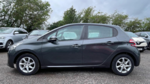 2015 Peugeot 208 1.2 Vti Puretech Active Euro 6 5dr in Grey — image 5