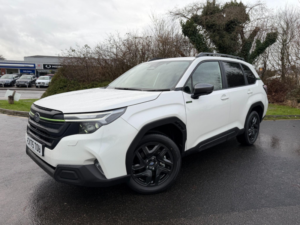2025 Subaru Forester 2.0 I E-Boxer Field Lineartronic 4WD Euro 6 (s/s) 5dr in White — image 4