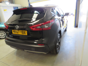 2017 Nissan Qashqai 1.5 Dci Tekna Euro 6 (s/s) 5dr in Black — image 6