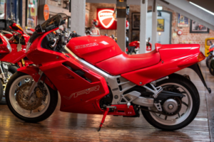 1991 Honda Vfr750 *one Owner - Just 3,886 Miles From New* in Red — image 3