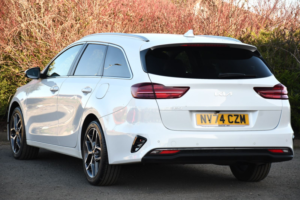 2024 Kia Ceed 1.5 T-Gdi 3 Sportswagon 5dr Petrol Manual Euro 6 (s/s) (138 Bhp) in White — image 4