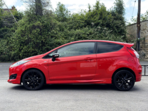 2016 Ford Fiesta 1.0t Ecoboost St-Line Euro 6 (s/s) 3dr in Red — image 4